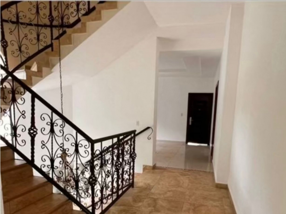 VENTA O ALQUILER CASA EN ALBROOK GRANDE DE 976.96MT CURUNDU CV — foto 4