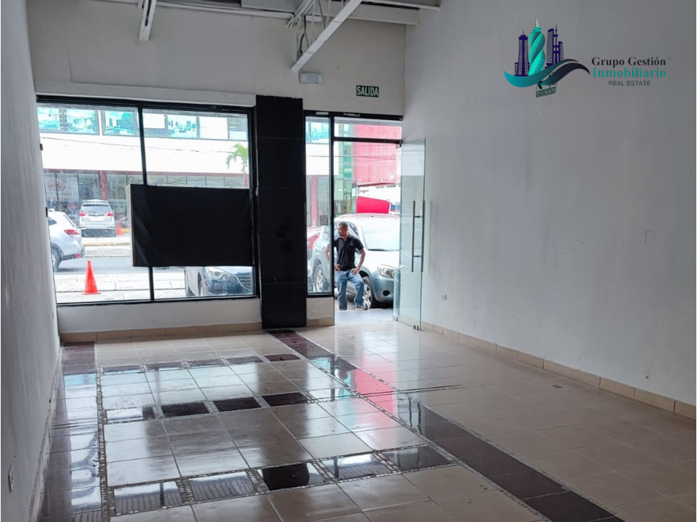 ALQUILER LOCAL COMERCIAL 45M2 DOBLE ALTURA OBARRIO VIA ESPAÑA — foto 4