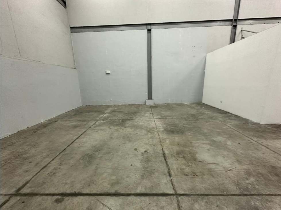 ALQUILER BODEGA 286M2 LAS MAÑANITAS AEROPUERTO COMMERCIAL PARK III MC - 4
