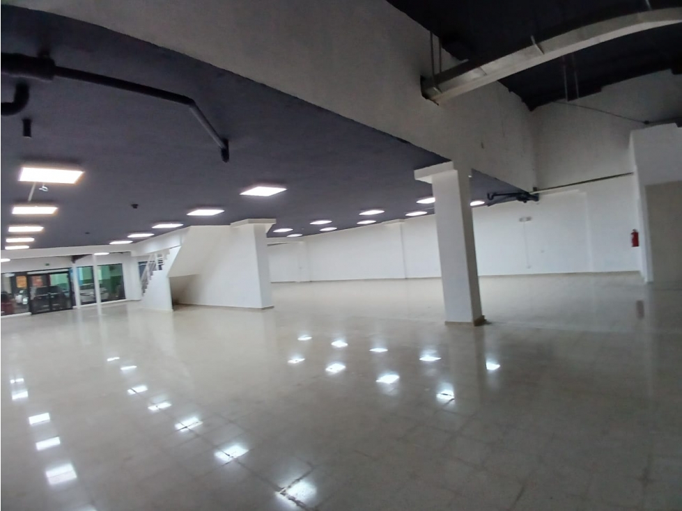 ALQUILER LOCAL 381M2 EN PLAZA AGORA CHANIS — foto 6