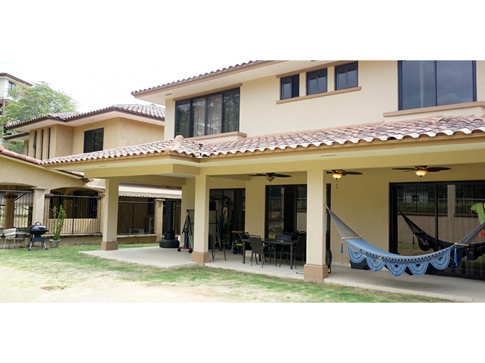 CASA EQUIPADA DE 546 M2  EN CLAYTON EMBASSY CLUB