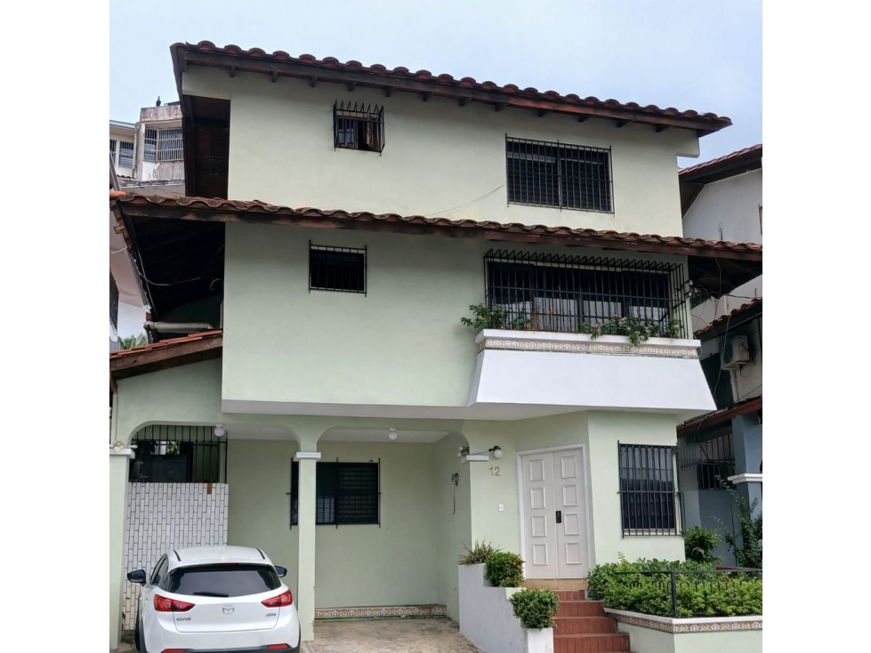 VENTA DE CASA 324MT2 EN HATO PINTADO, UBICACIÓN PRIVILEGIADA AK