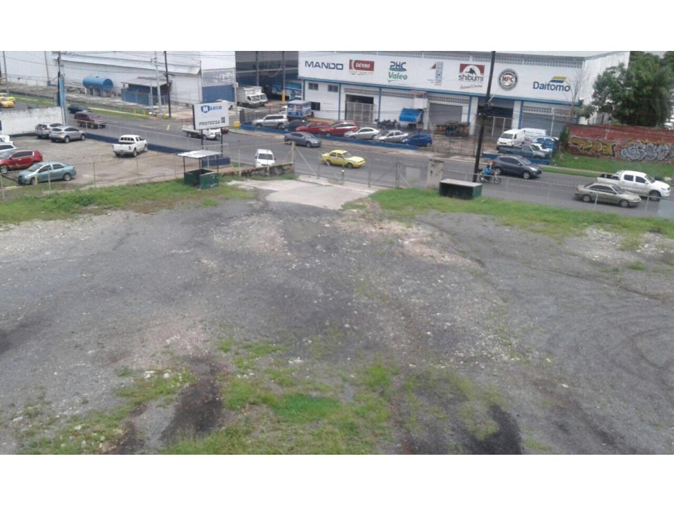ALQUILER TERRENO 1.600m2 EN AVENIDA NACIONAL - 2