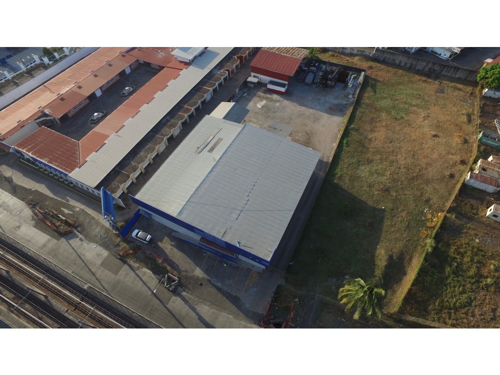 BODEGA CON OFICINAS AV TRANSISTMICA - 4