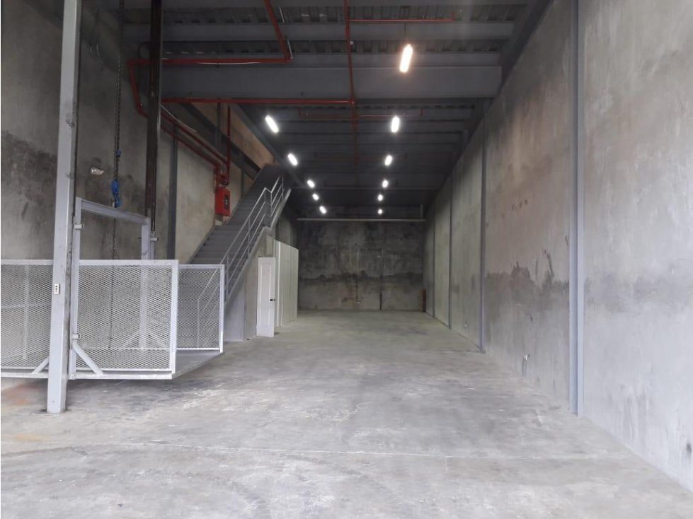 BODEGA EN MULTI STORAGE 500 METROS DOS PLANTAS - 3