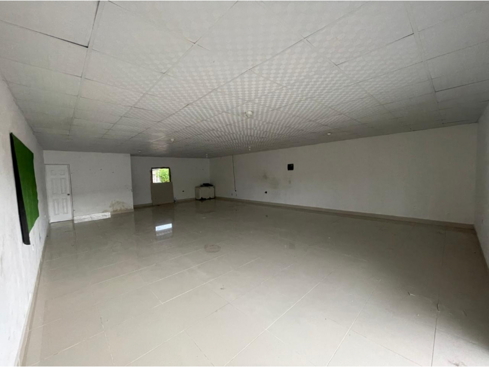 LOCAL DE 100M2, EN VIA PRINCIPAL DE LAS GARZAS, PACORA - 6