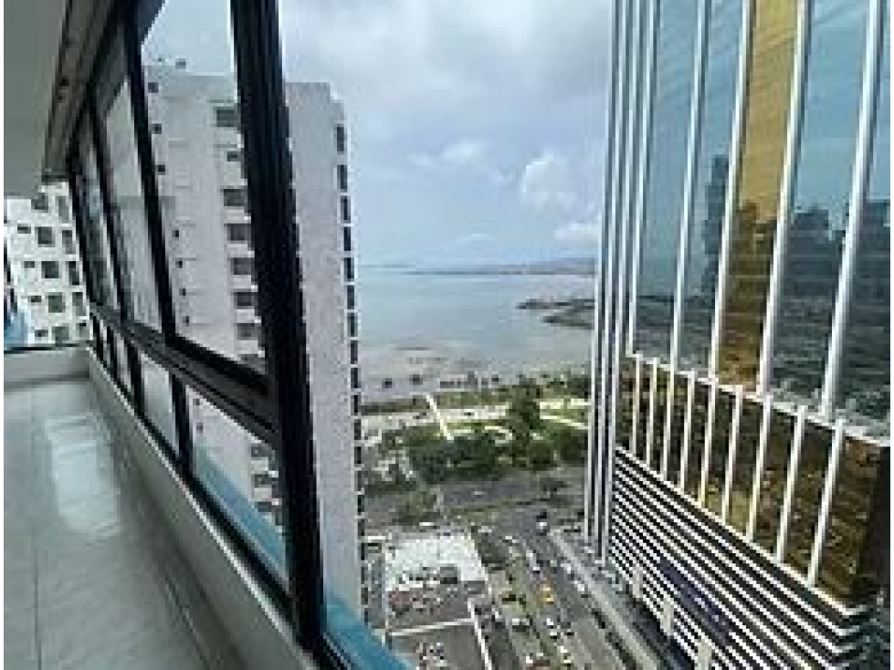 VENTA DE APARTAMENTO EN AV BALBOA 240M2 3 RECAMARAS — foto 2