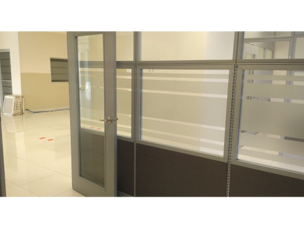 ALQUILER OFICINA EN GLOBAL BANK — foto 2