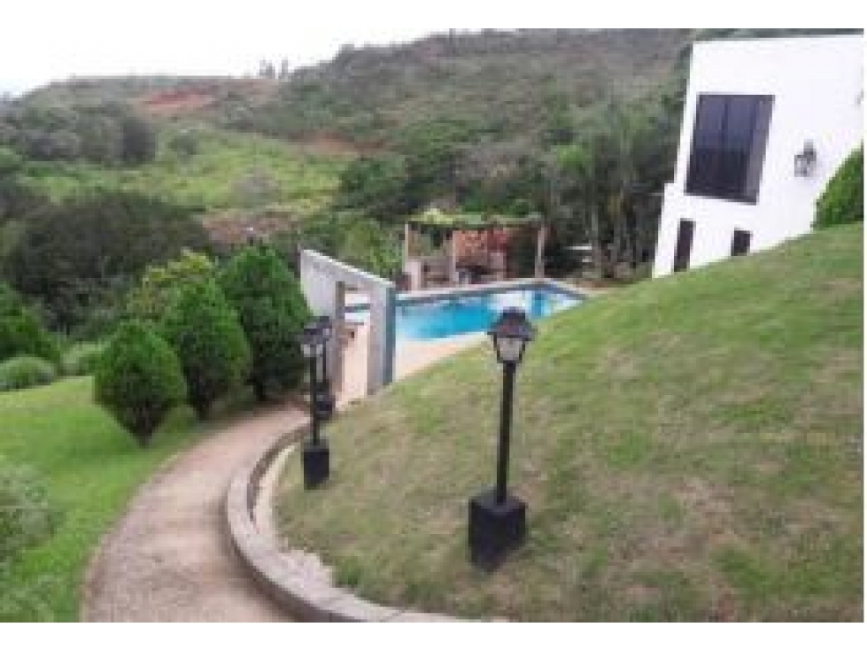 VENTA DE CASA DE CAMPO EN SAN CARLOS
