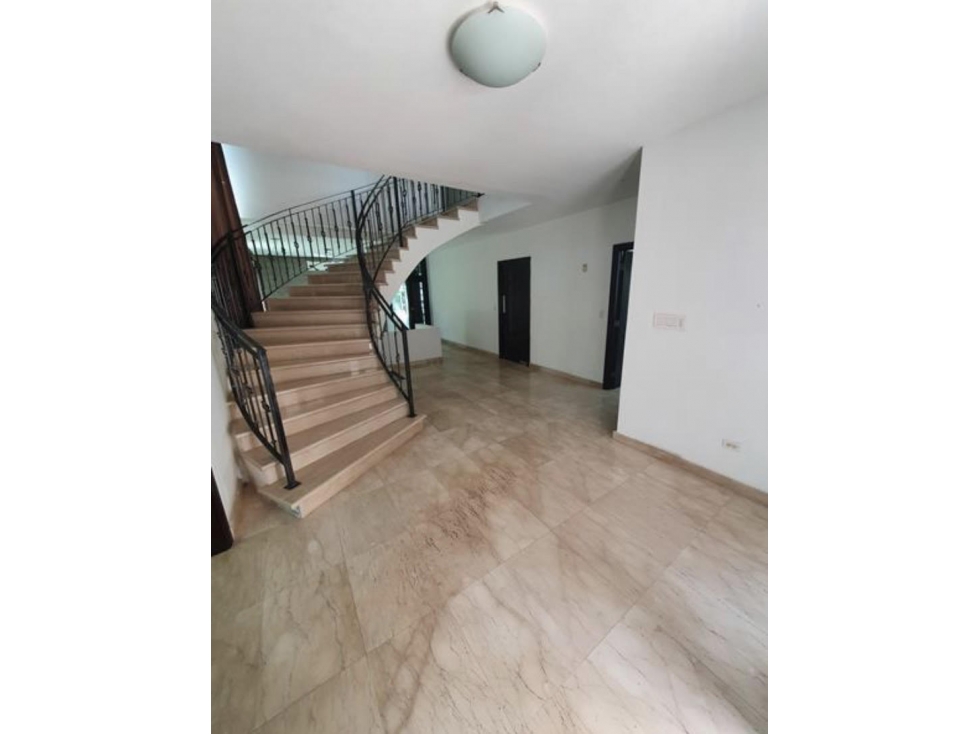 CASA CON PISCINA EN ALBROOK 406M2 — foto 3