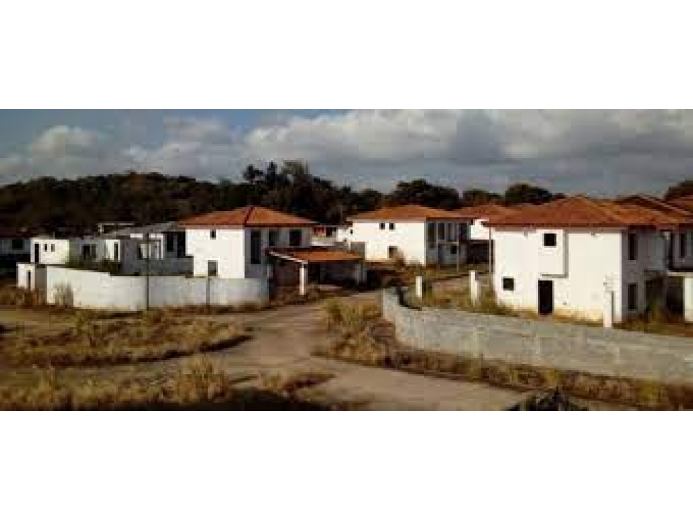 VENTA DE URBANIZACION DE CASAS EN LA MITRA DE CHORRERA - 1