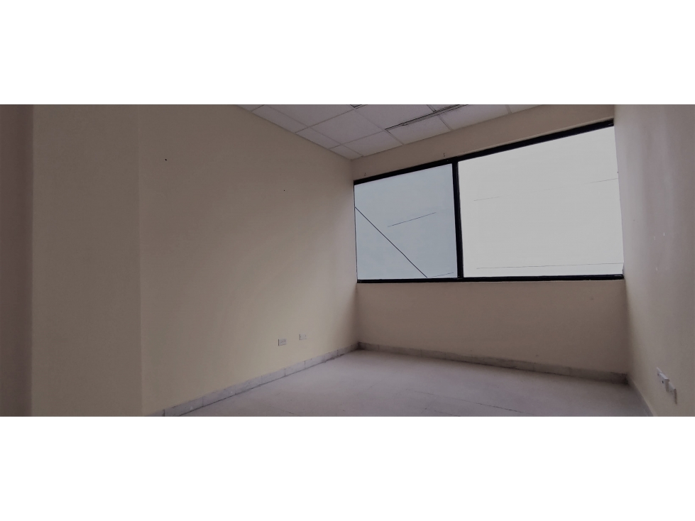 ALQUILER LOCAL OFICINAS PLAZA ZOOM OBARRIO CON DIVISIONES — foto 4