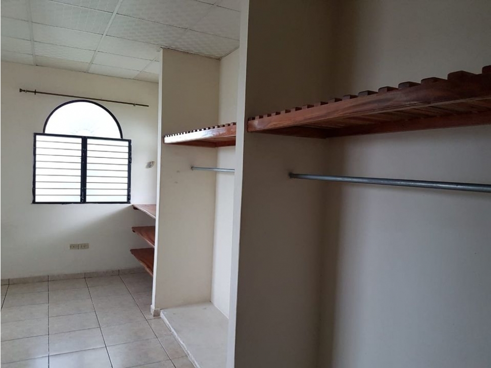 VENDO CASA DE SEGUNDA CERCANA AL FOC DAVID - 2