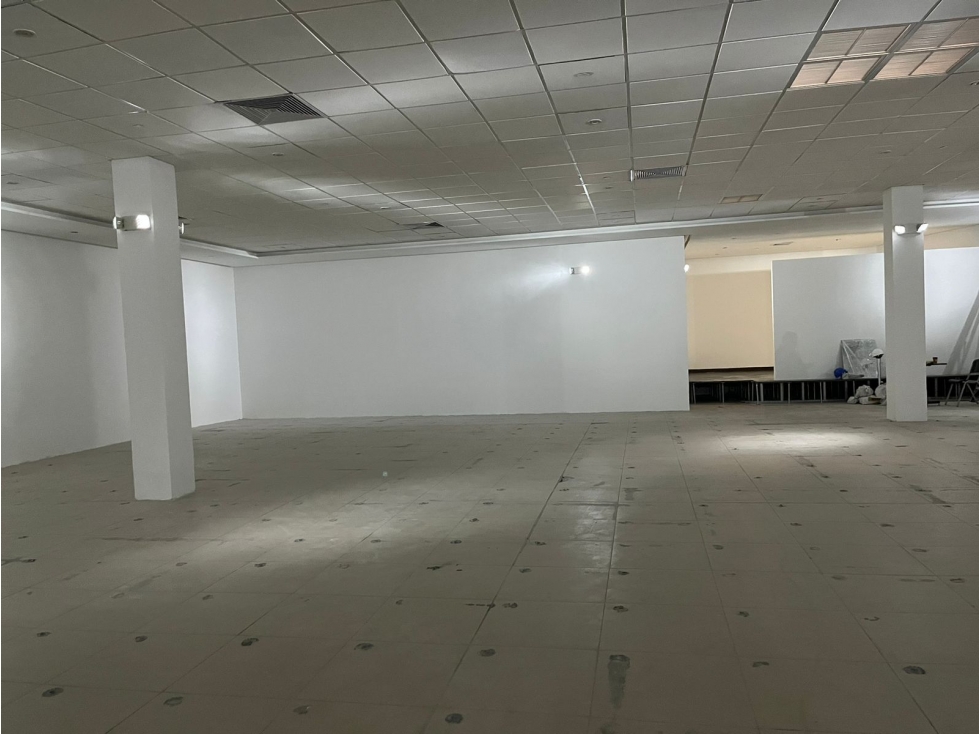 ALQUILER LOCAL EN SAN MIGUELITO EN EL FUERTE- LA GRAN ESTACIÓN — foto 3