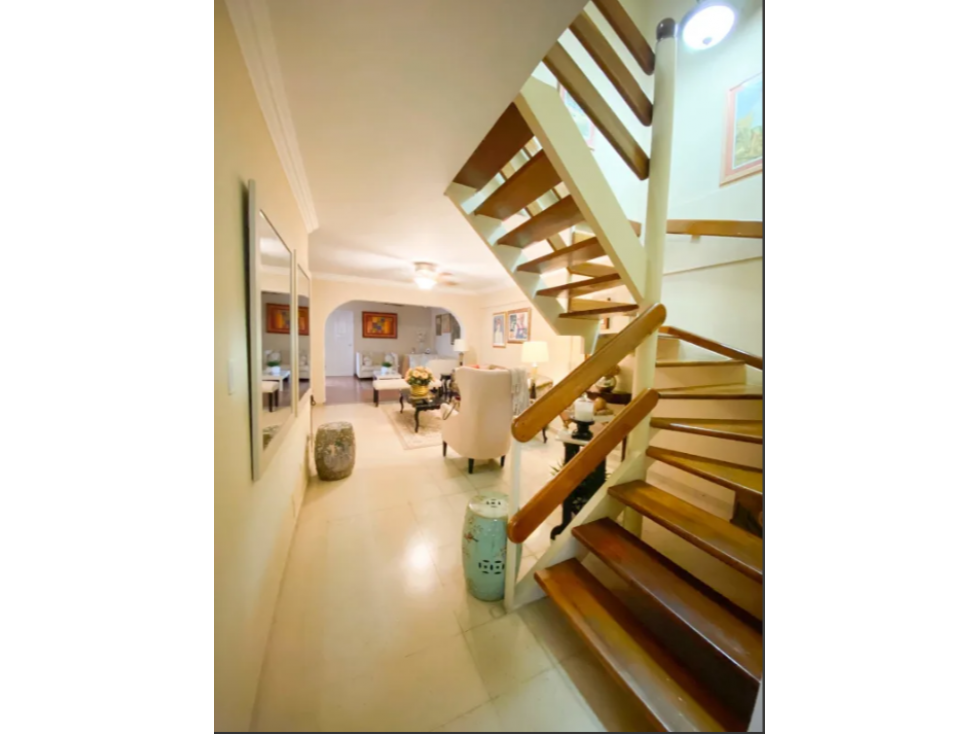 VENTA CASA DUPLEX EN MIRAFLORES EV — foto 3