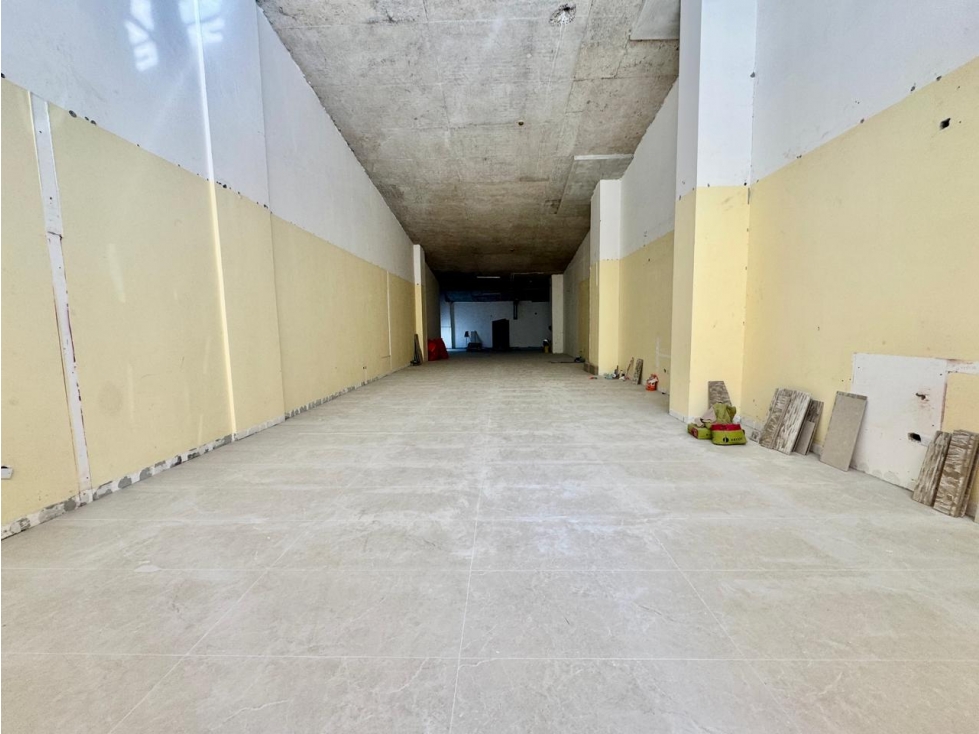ALQUILER LOCAL COMERCIAL FRENTE A SOHO MALL 291 m² — foto 3