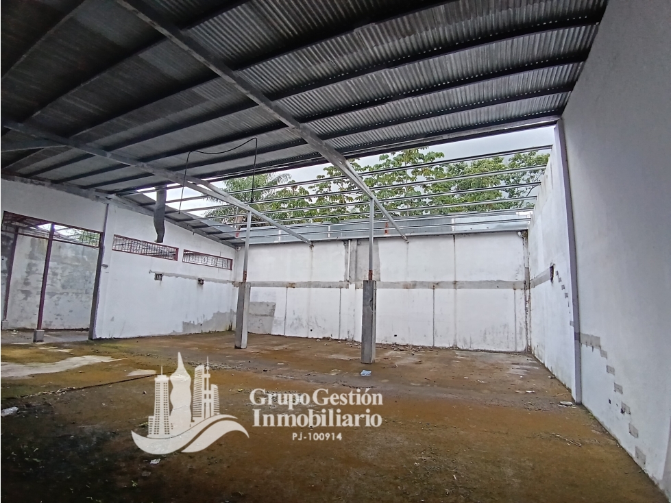 Galeras y edificio con amplio terreno en Venta en Boqueron - 3