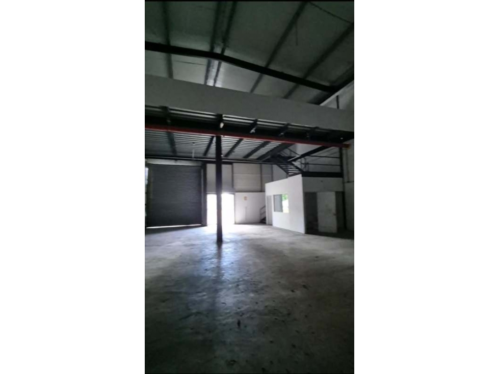 ALQUILER DE BODEGA EN JUAN DIAZ 500 MTS2 — foto 3