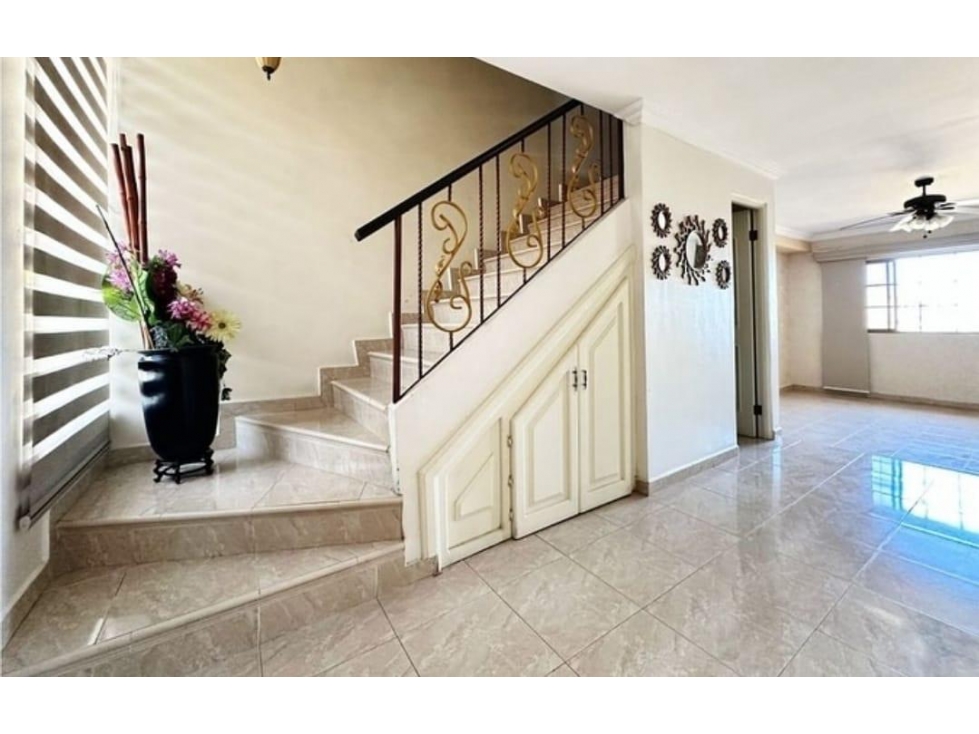 VENTA CASA CENTRICA CON PATIO BETHANIA - 2
