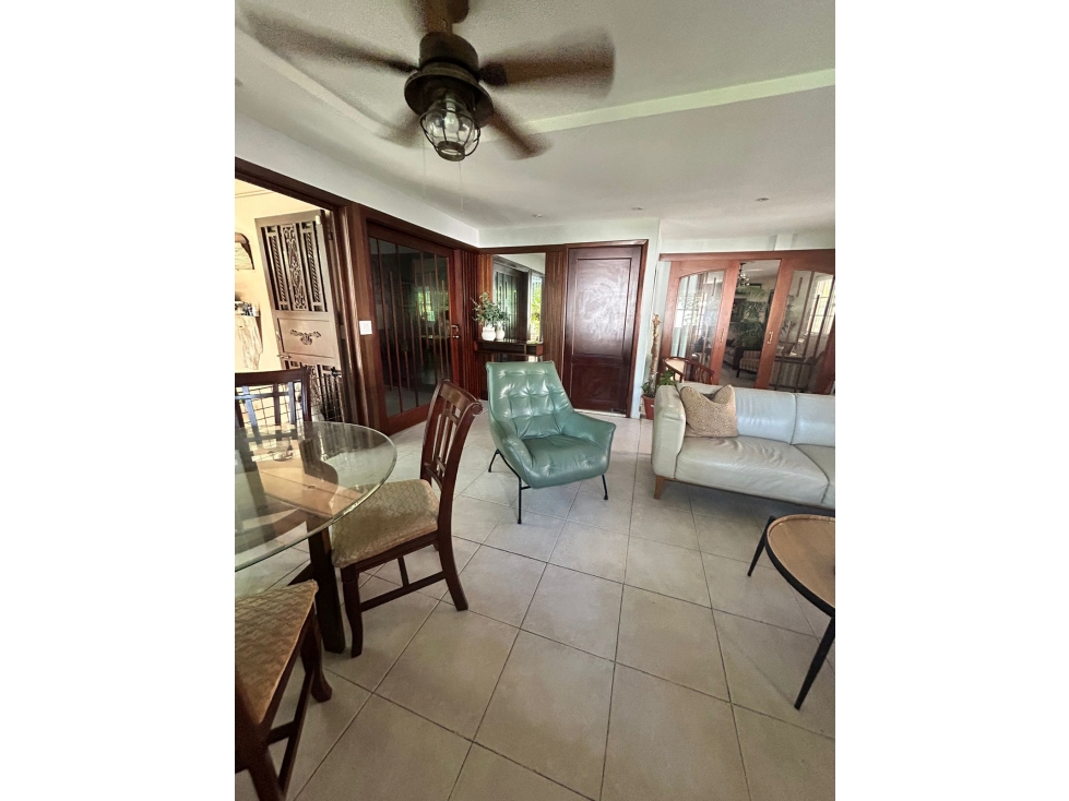 SE VENDE LUJOSA Y AMPLIA CASA DE 380M2 EN CONDADO DEL REY A.Q — foto 3