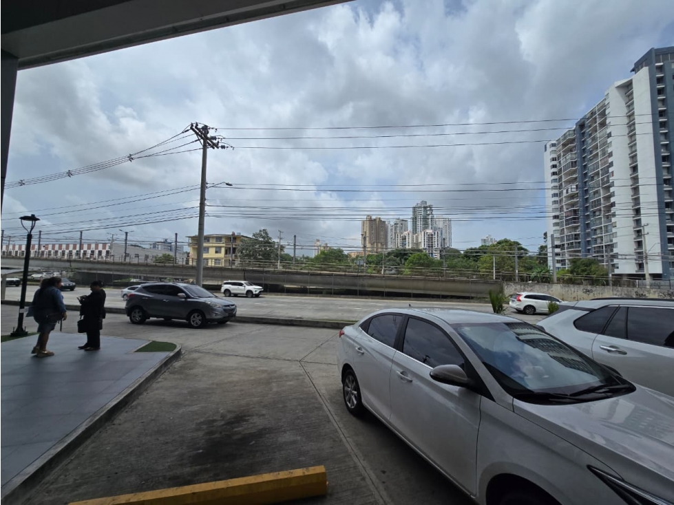 ALQUILER DE LOCAL COMERCIAL EN PLAZA MILLENIUM PARK TRANSISMICA AQ - 6