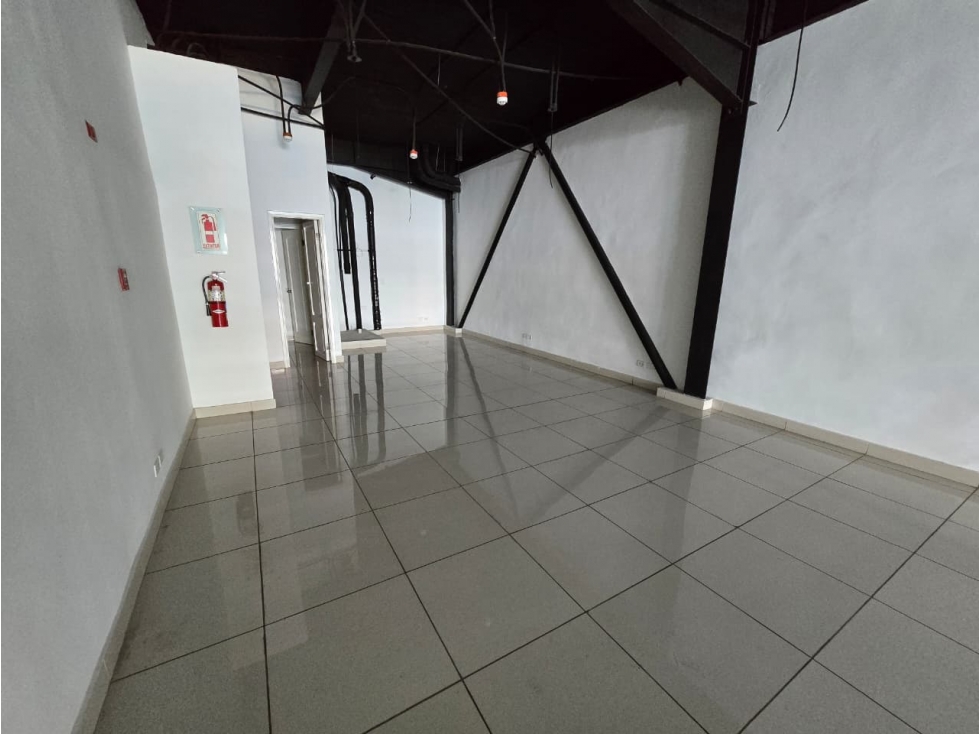 ALQUILER DE LOCAL COMERCIAL EN BELLA VISTA AQ
