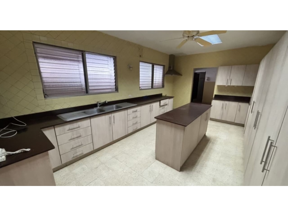 VENTA DE CASA CON 1.000 M2 DE TERRENO EN EL CARMEN, BELLA VISTA AQ - 1