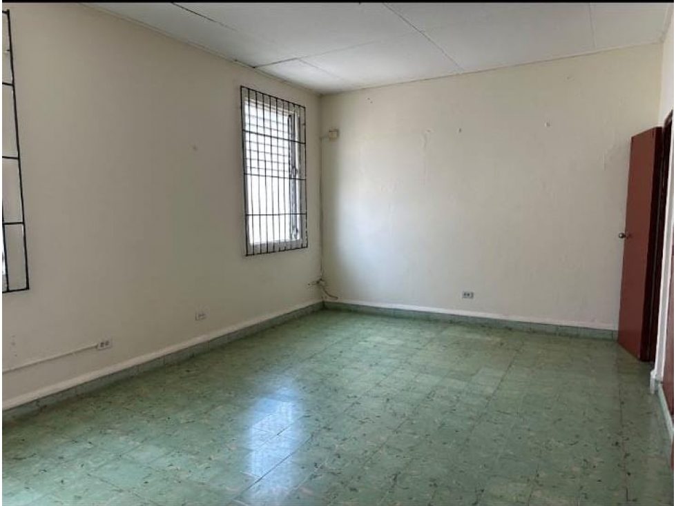 SE ALQUILA AMPLIO APARTAMENTO EN LA CENTRAL DE CHITRÉ — foto 3