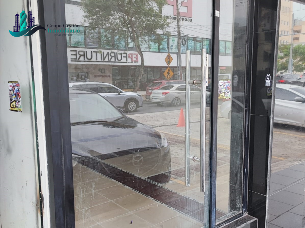 ALQUILER LOCAL COMERCIAL 45M2 DOBLE ALTURA OBARRIO VIA ESPAÑA — foto 5