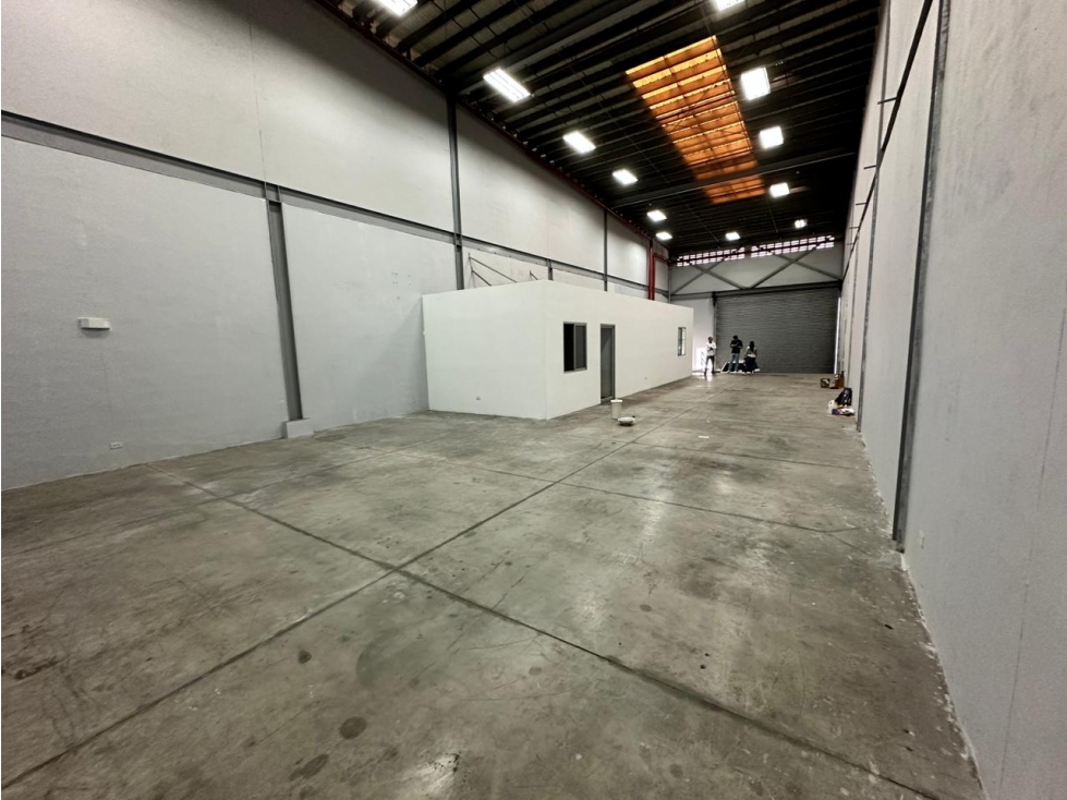 ALQUILER BODEGA 286M2 LAS MAÑANITAS AEROPUERTO COMMERCIAL PARK III MC - 2