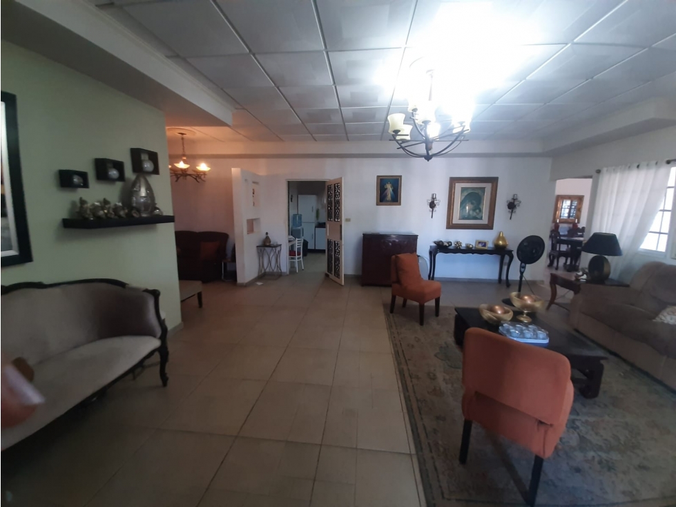 VENTA DE HERMOSA CASA GRANDE EN CHITRE - 3