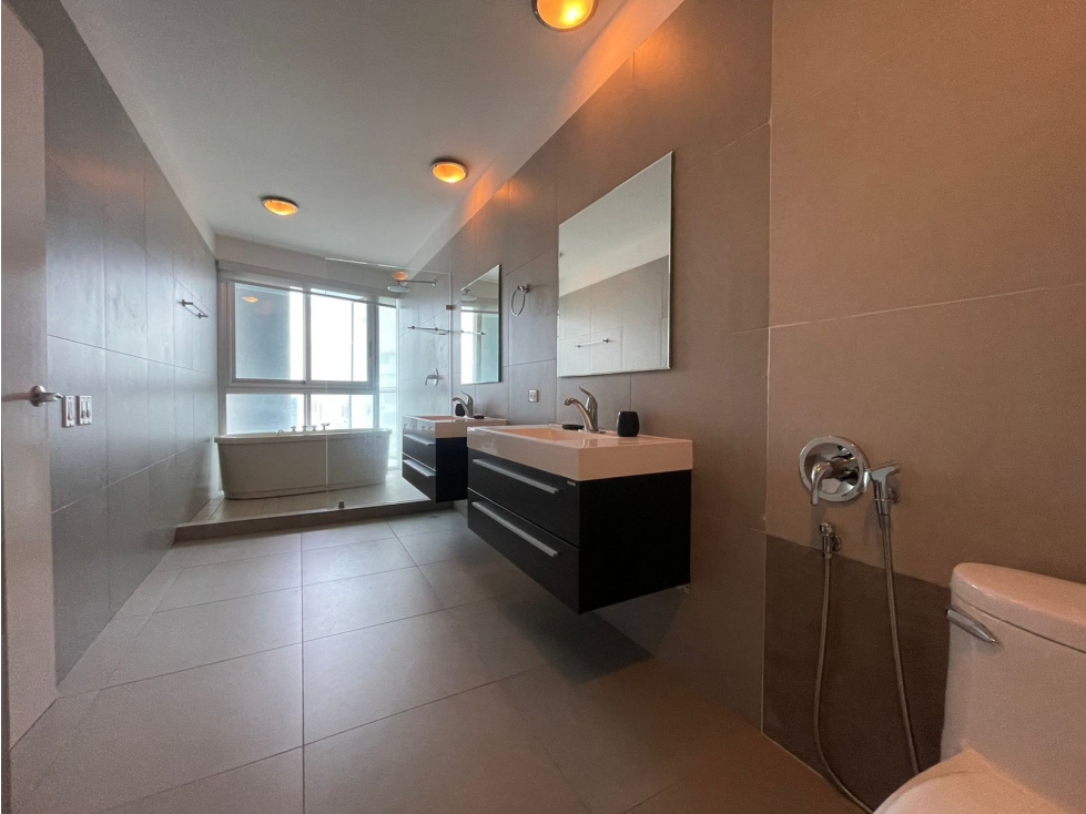 APARTAMENTO AMOBLADO EN PH YACHT CLUB 178MTS CON VISTA AL MAR — foto 3