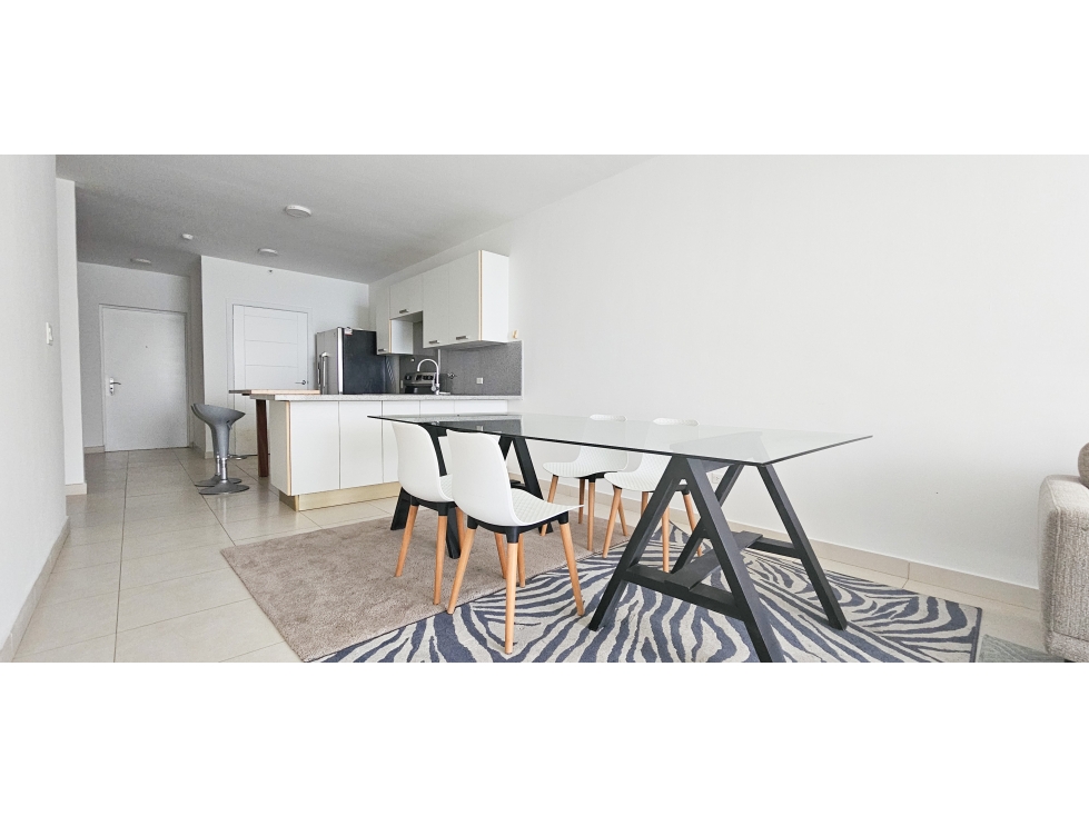 ALQUILER APARTAMENTO SEMIAMOBLADO VISTA AL MAR AV. BALBOA PH WHITE MC — foto 3