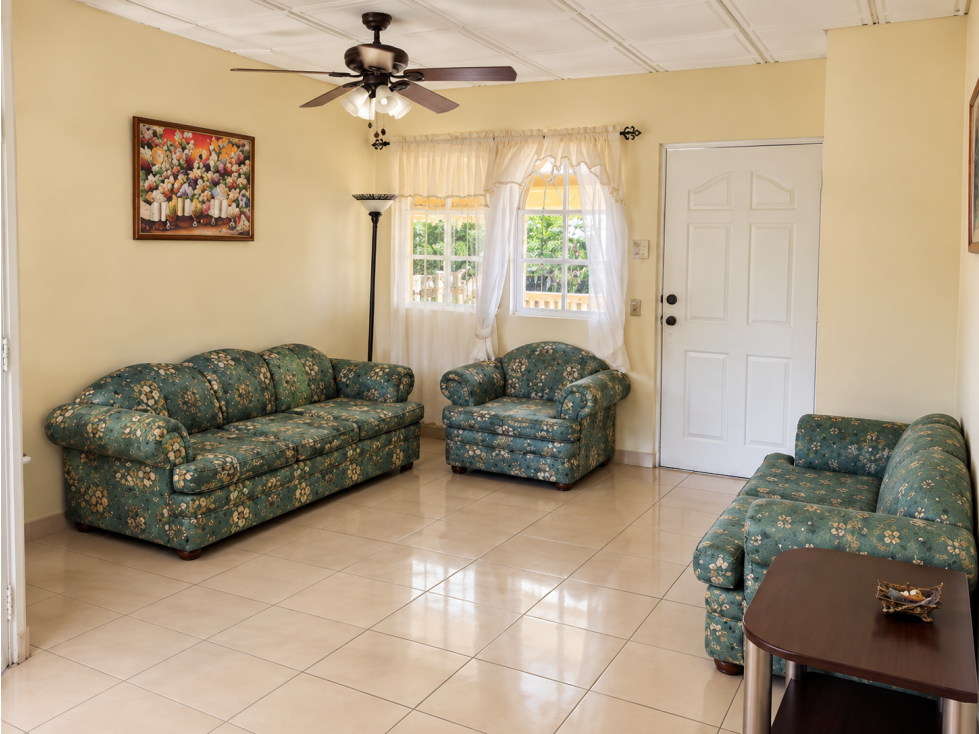 VENDO CASA EN BRISAS DE LOS GUAYACANES EN CHITRE TC - 2