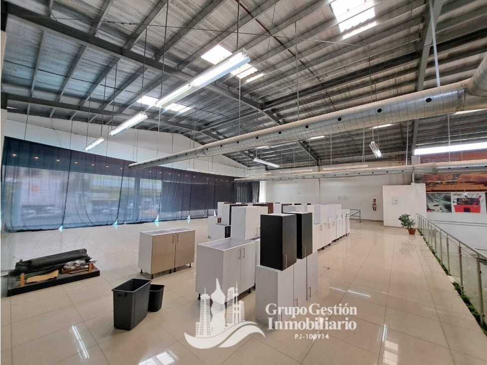 ALQUILER LOCAL 2500M2 EN TUMBAMUERTO MC - 3