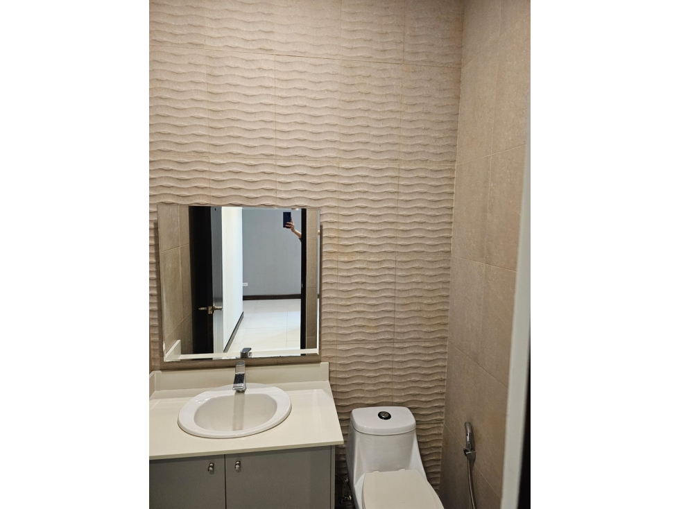 LOCALES EN COSTA DEL ESTE PLANTA BAJA CON ESTACIONAMIENTO ABIERTO cv - 5