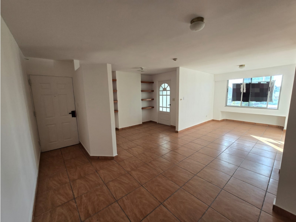 SE VENDE ACOGEDOR Y REMODELADO APARTAMENTO EN AVE.12 DE OCTUBRE AQ — foto 5
