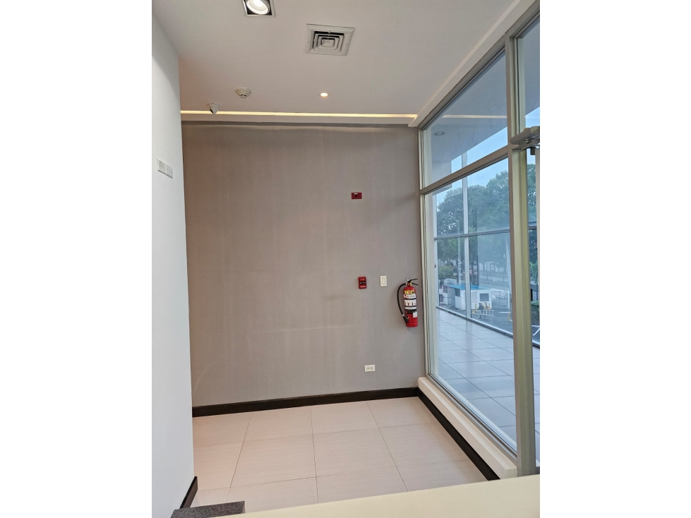 LOCALES EN COSTA DEL ESTE PLANTA BAJA CON ESTACIONAMIENTO ABIERTO cv - 3