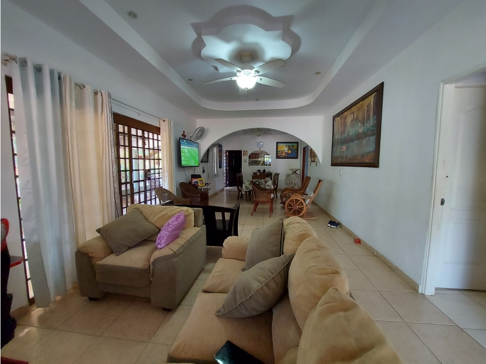 VENTA DE CASA EN PENONOME CON 1,400 MT2 - SOBRE LA VIA INTERAMERICANA - 6