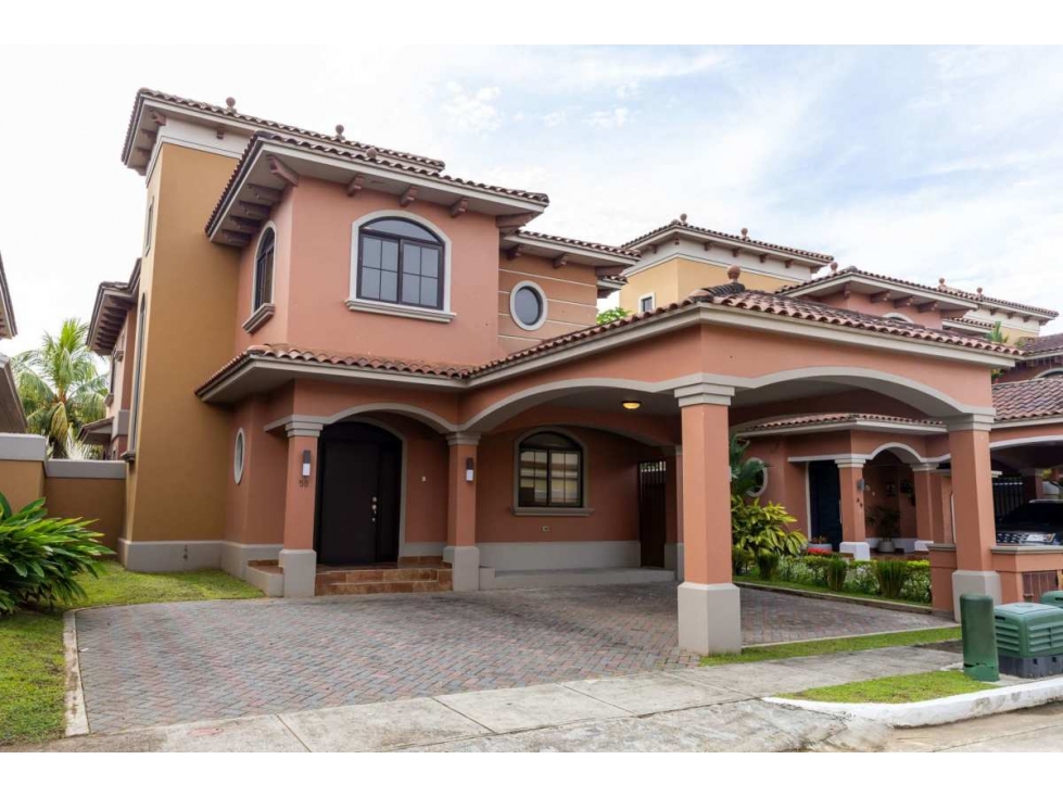 CASA EN EL DORAL SEMIAMOBLADA 4 RECAMARAS COSTA SUR YL