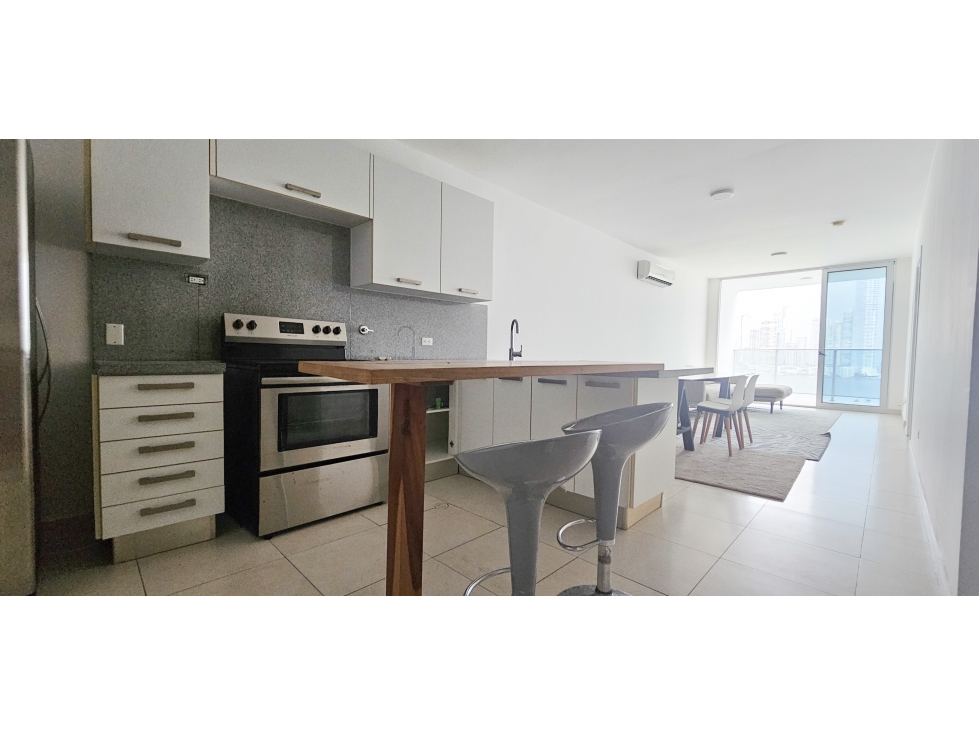 ALQUILER APARTAMENTO SEMIAMOBLADO VISTA AL MAR AV. BALBOA PH WHITE MC — foto 4