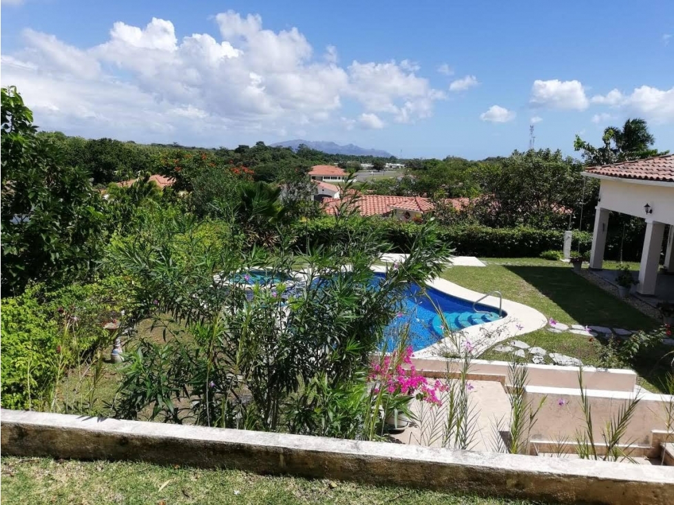CASA CON PISCINA EN HACIENDA PACIFICA 1500M2 — foto 2