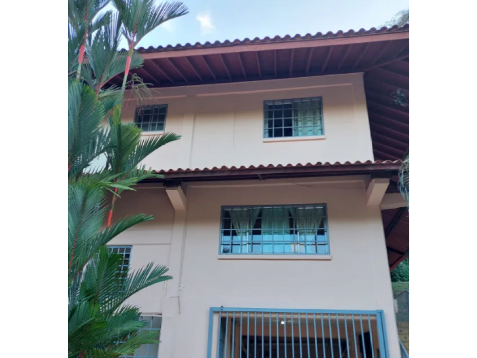 ALQUILER DE CASA AMOBLADA EN ALBROOK - 1
