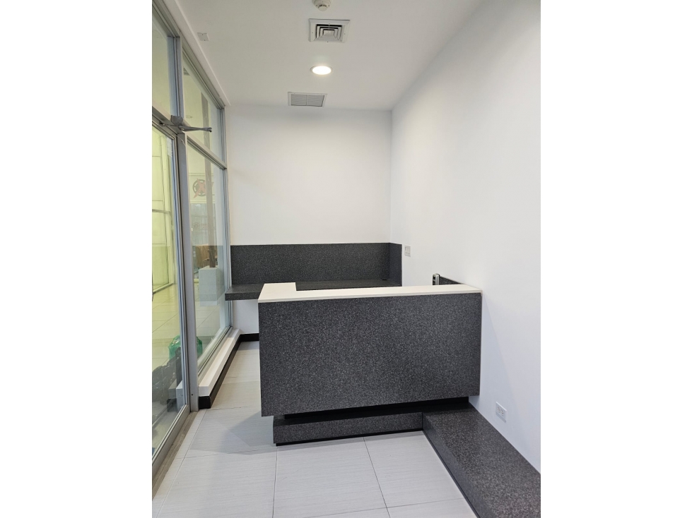 LOCALES EN COSTA DEL ESTE PLANTA BAJA CON ESTACIONAMIENTO ABIERTO cv - 2