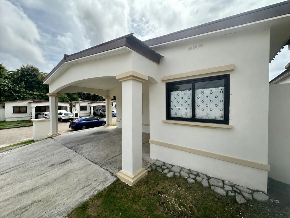 ALQUILER CASA CHORRERA 200M2 TERRENO CON TERRAZA PH LOS ESTABLOS - 3