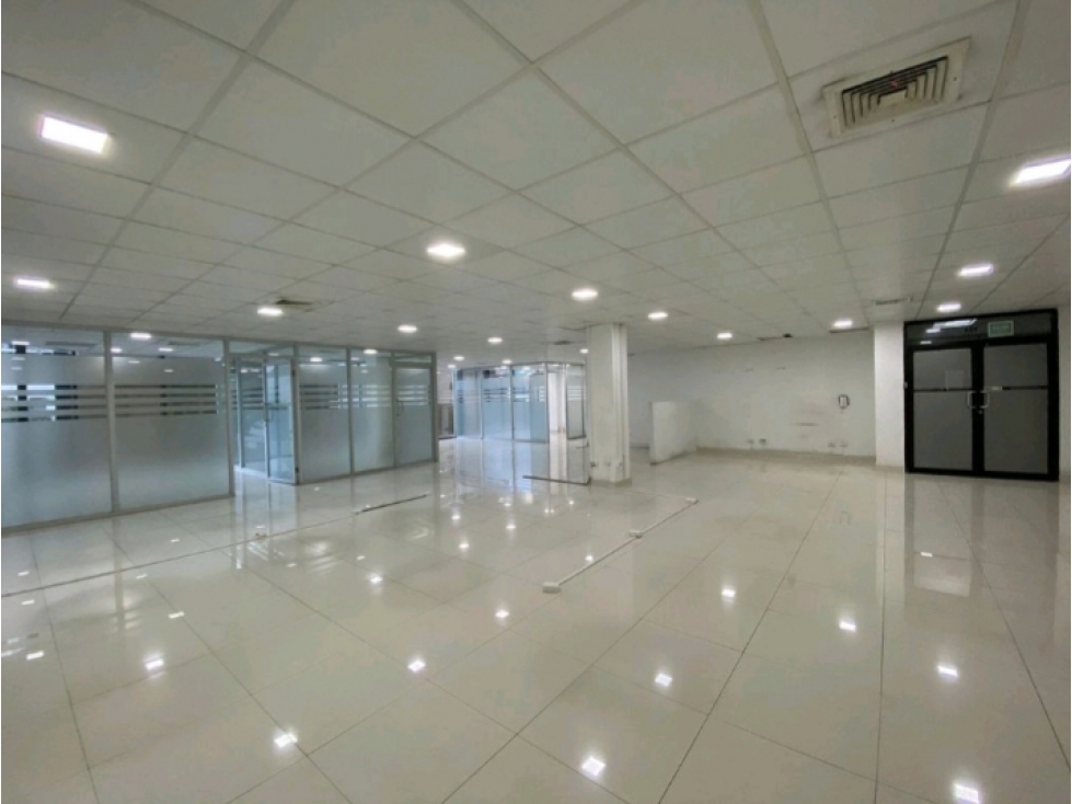 OFICINA REMODELADA 184M2 EN PLAZA OBARRIO — foto 3