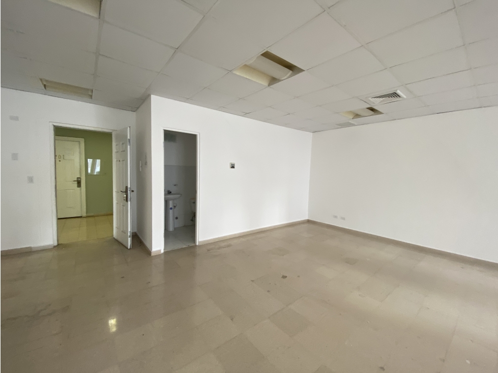 LOCAL PB DE 466 M² ($13.25xm2) PLAZA DORCHESTER VÍA ESPAÑA — foto 2