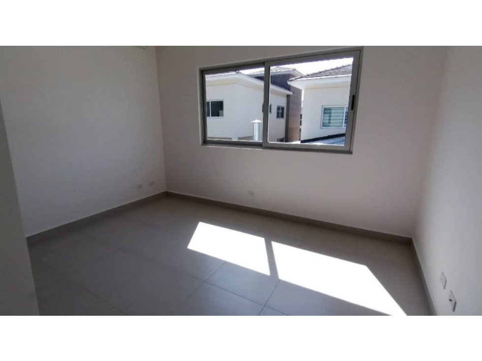 CASA DE 3REC 240MTS2 EN ALTOS DEL PARQUE - 4