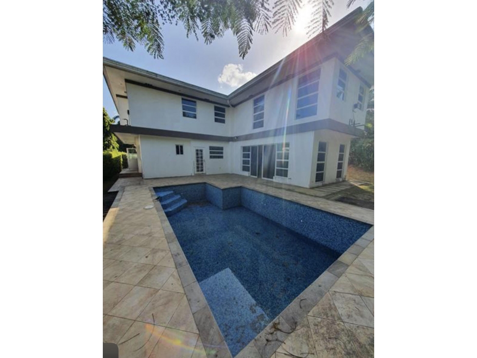 CASA CON PISCINA EN ALBROOK 406M2 — foto 4