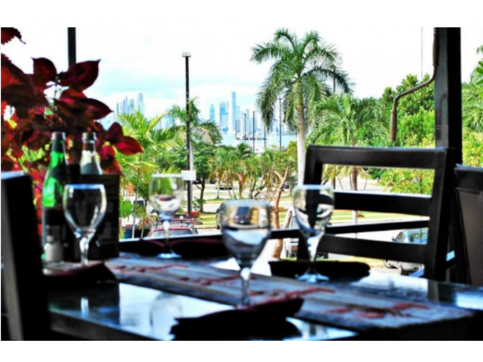OPORTUNIDAD ALQUILER DE LOCAL EN CASA CLUB AMADOR CAUSEWAY